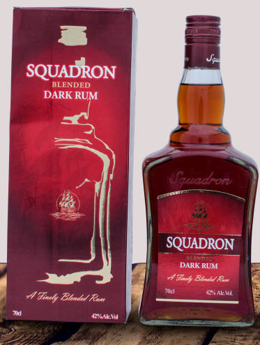 SQUADRON BLENDED DARK RUM 70cl